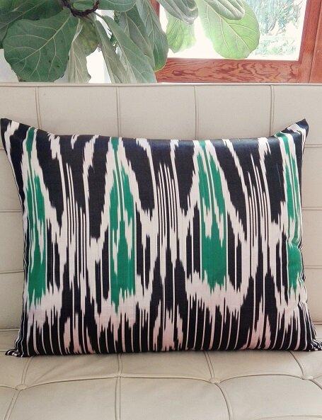 Cuscino in tessuto Ikat