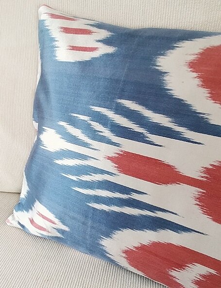 Cuscino per salotto ikat