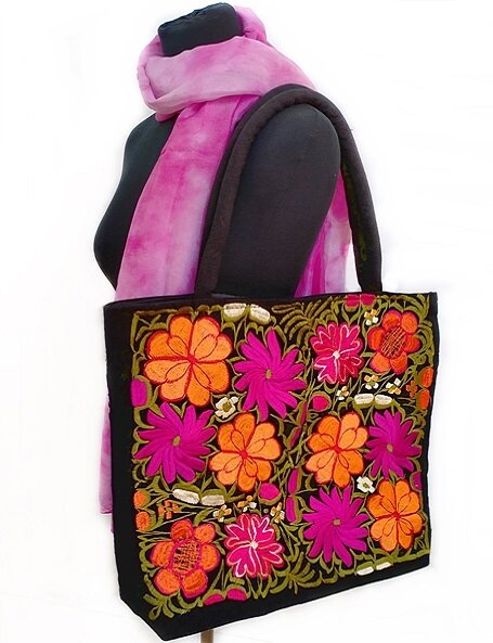 Borsa a spalla ricamata