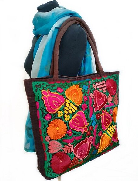 Borsa a spalla ricamata